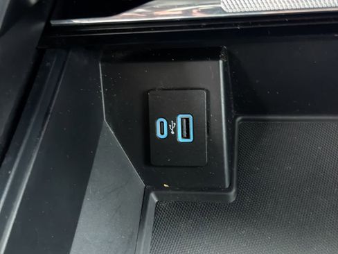 Used 2022 Ford F150 Lariat AWD/4WD image 31