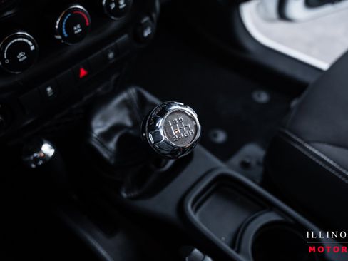 Used 2016 Jeep Wrangler Unlimited Sahara image 24