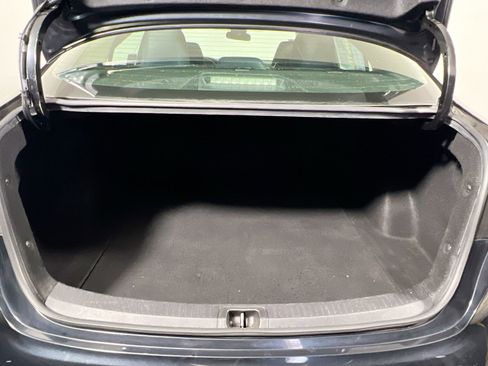 Used 2021 Toyota Corolla LE FWD image 32