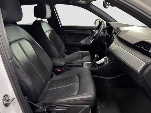 Used 2019 Audi Q3 2.0T Premium image 15