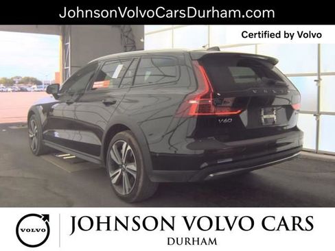 Used 2025 Volvo V60 B5 Cross Country Plus AWD/4WD image 8