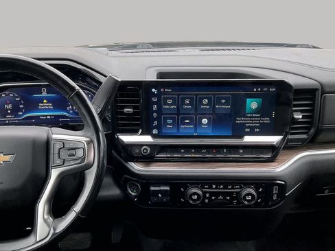Used 2025 Chevrolet Silverado 1500 LT AWD/4WD image 6