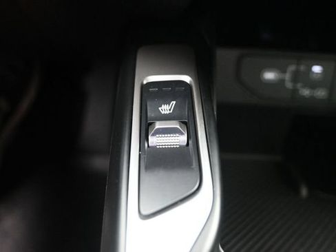 Used 2025 Kia Sorento S FWD image 14