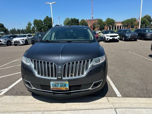 Used 2014 Lincoln MKX AWD image 3