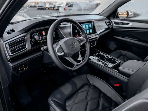 New 2026 Volkswagen Atlas Cross Sport SE image 5