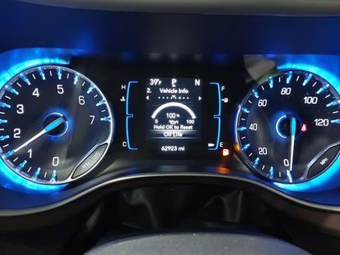 Used 2023 Chrysler Voyager LX FWD image 22