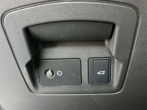 Used 2026 Land Rover Range Rover Velar Dynamic SE image 32