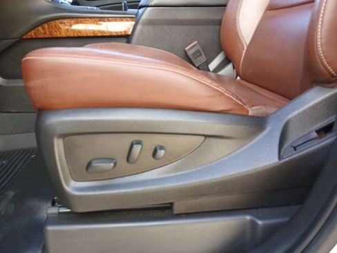 Used 2019 Chevrolet Suburban Premier w/ Premier Plus Edition image 44