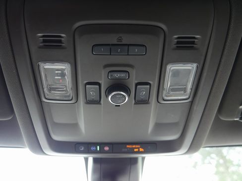 Used 2022 Chevrolet Tahoe LT w/ Luxury Package image 20