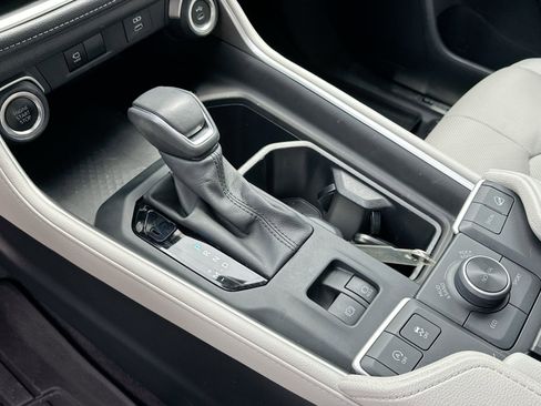 Used 2024 Toyota Grand Highlander AWD image 19