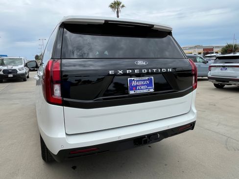New 2027 Ford Expedition Active AWD/4WD image 4