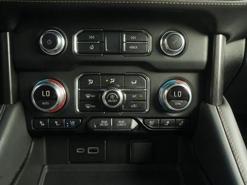 Used 2023 GMC Yukon AT4 AWD/4WD image 16