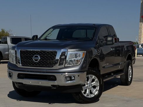 Used 2017 Nissan Titan SV AWD/4WD image 2