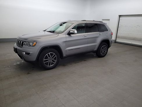 Used 2019 Jeep Grand Cherokee Limited AWD/4WD image 2