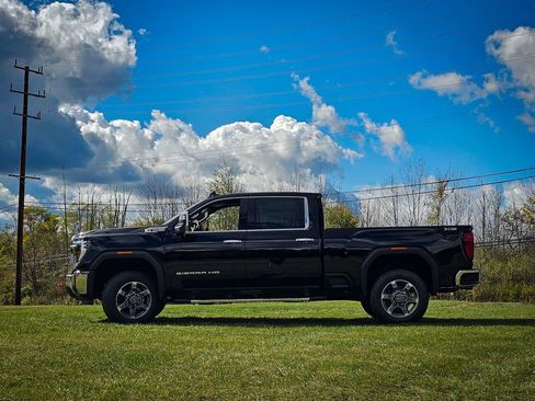 New 2026 GMC Sierra 2500 SLT w/ SLT Premium Package image 8