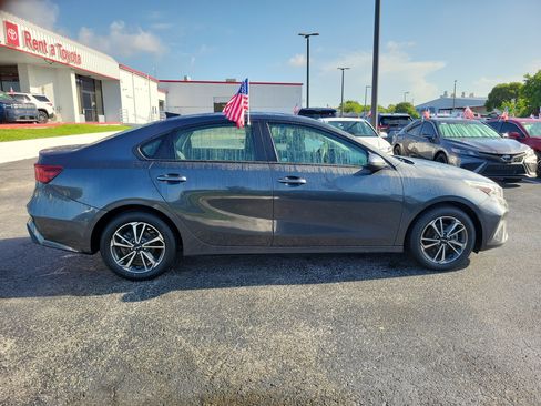 Used 2024 Kia Forte LXS w/ LXS Technology Package FWD image 13