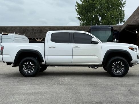 Used 2021 Toyota Tacoma TRD Off-Road w/ Technology Package AWD/4WD image 6