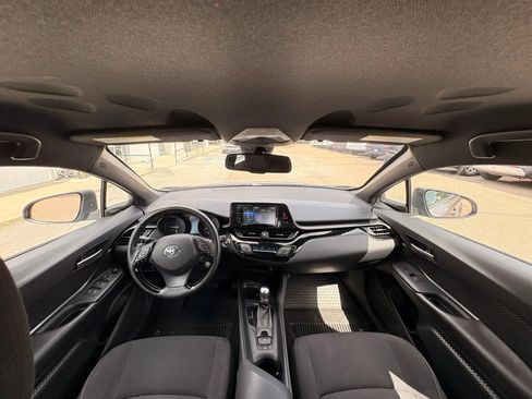Used 2018 Toyota C-HR XLE FWD image 20