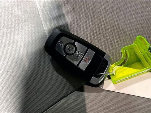 Used 2020 Ford Fusion SE w/ Equipment Group 151A image 31