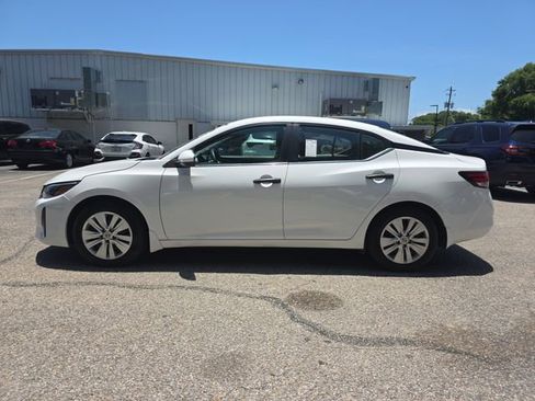 Used 2024 Nissan Sentra S FWD image 3