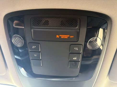 Used 2023 Kia Carnival LX FWD image 46