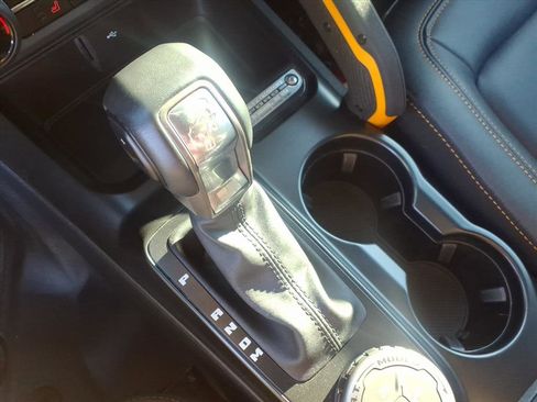 Used 2023 Ford Bronco Badlands image 16