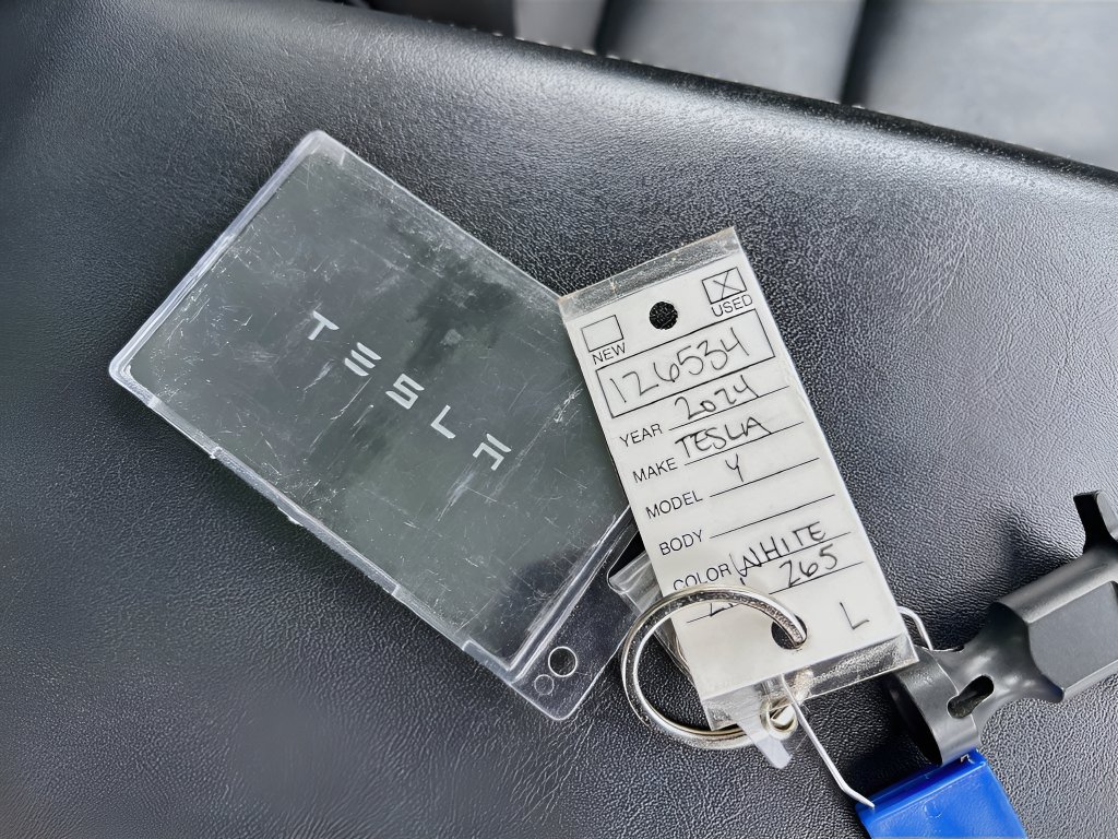 Used 2024 Tesla Model Y Long Range RWD image 34