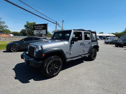 Used 2013 Jeep Wrangler Unlimited Sport w/ Connectivity Group AWD/4WD image 3