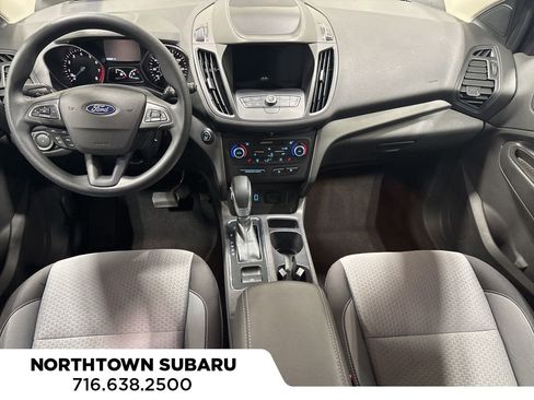 Used 2019 Ford Escape SE image 2