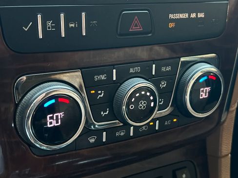 Used 2013 Buick Enclave Leather FWD image 23