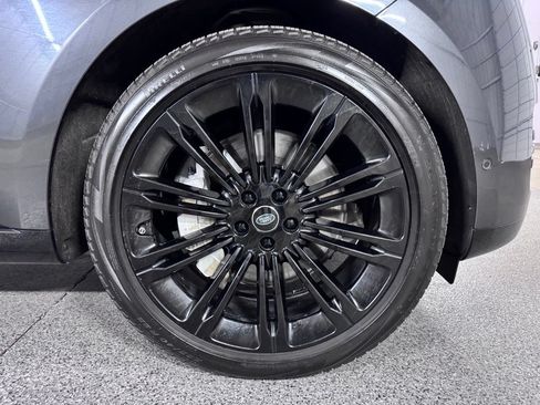 Used 2023 Land Rover Range Rover SE AWD/4WD image 3