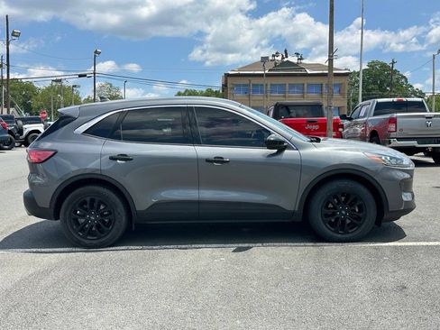 Used 2022 Ford Escape SE w/ Convenience Package FWD image 10