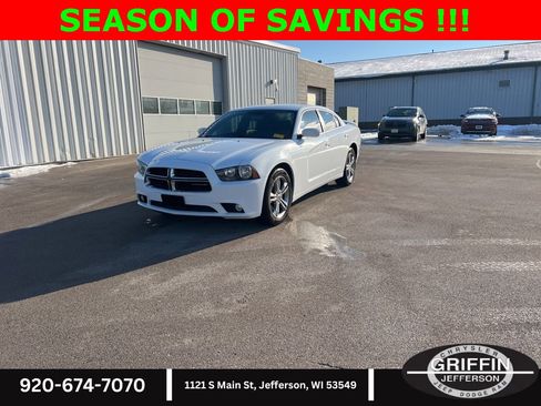Used 2013 Dodge Charger SXT image 3