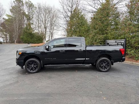 Used 2018 Nissan Titan SV w/ SV Convenience Package image 4