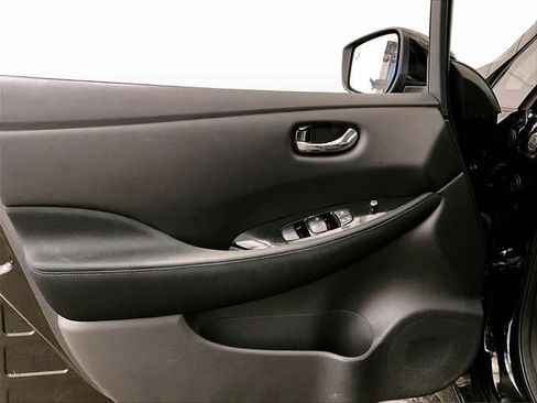 Used 2019 Nissan Leaf SV w/ SV Technology Package FWD image 22