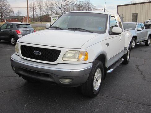 Used 2002 Ford F150 Lariat image 2