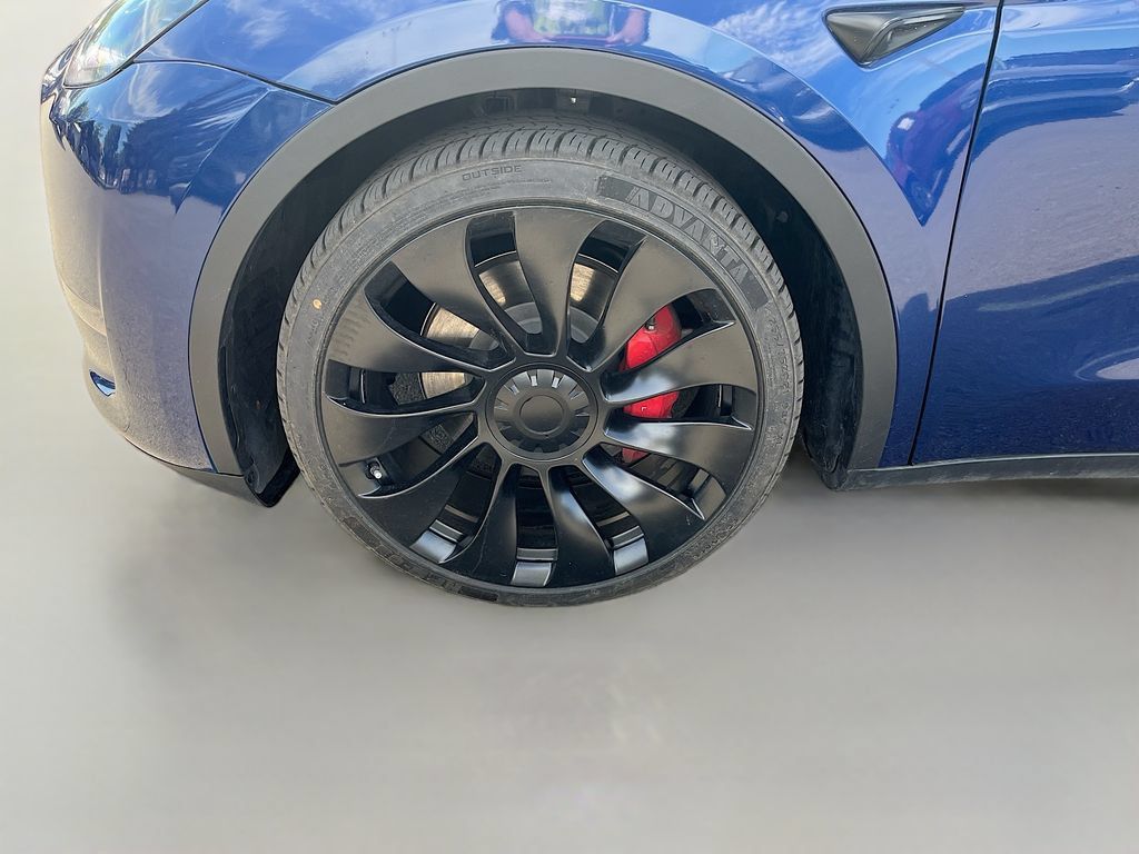 Used 2024 Tesla Model Y Performance AWD/4WD image 28