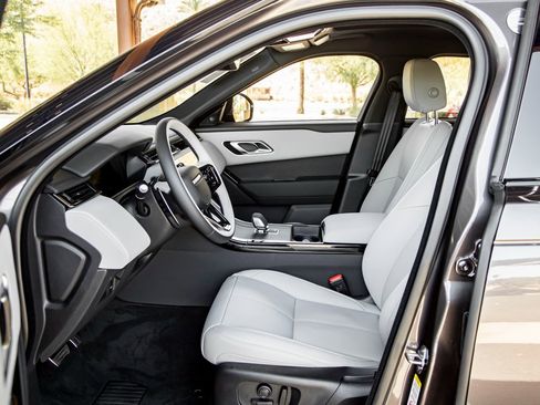 New 2026 Land Rover Range Rover Velar Dynamic SE image 14