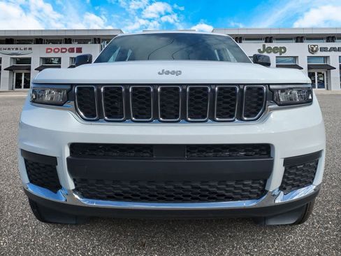New 2025 Jeep Grand Cherokee L Laredo w/ Luxury Tech Group I RWD image 3