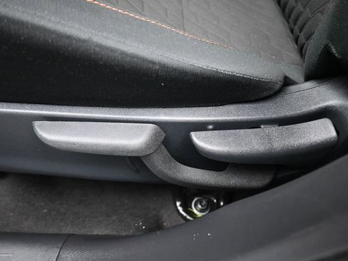 Used 2022 Nissan Kicks SR image 12