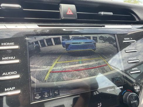 Used 2020 Toyota Camry XLE FWD image 13