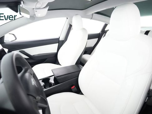 Used 2020 Tesla Model 3 Standard Range Plus RWD image 4
