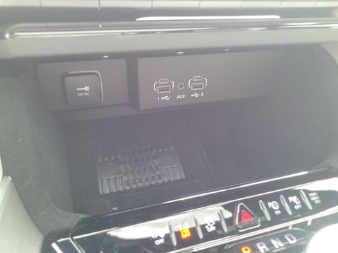 New 2026 Jeep Grand Wagoneer L Limited AWD/4WD image 36
