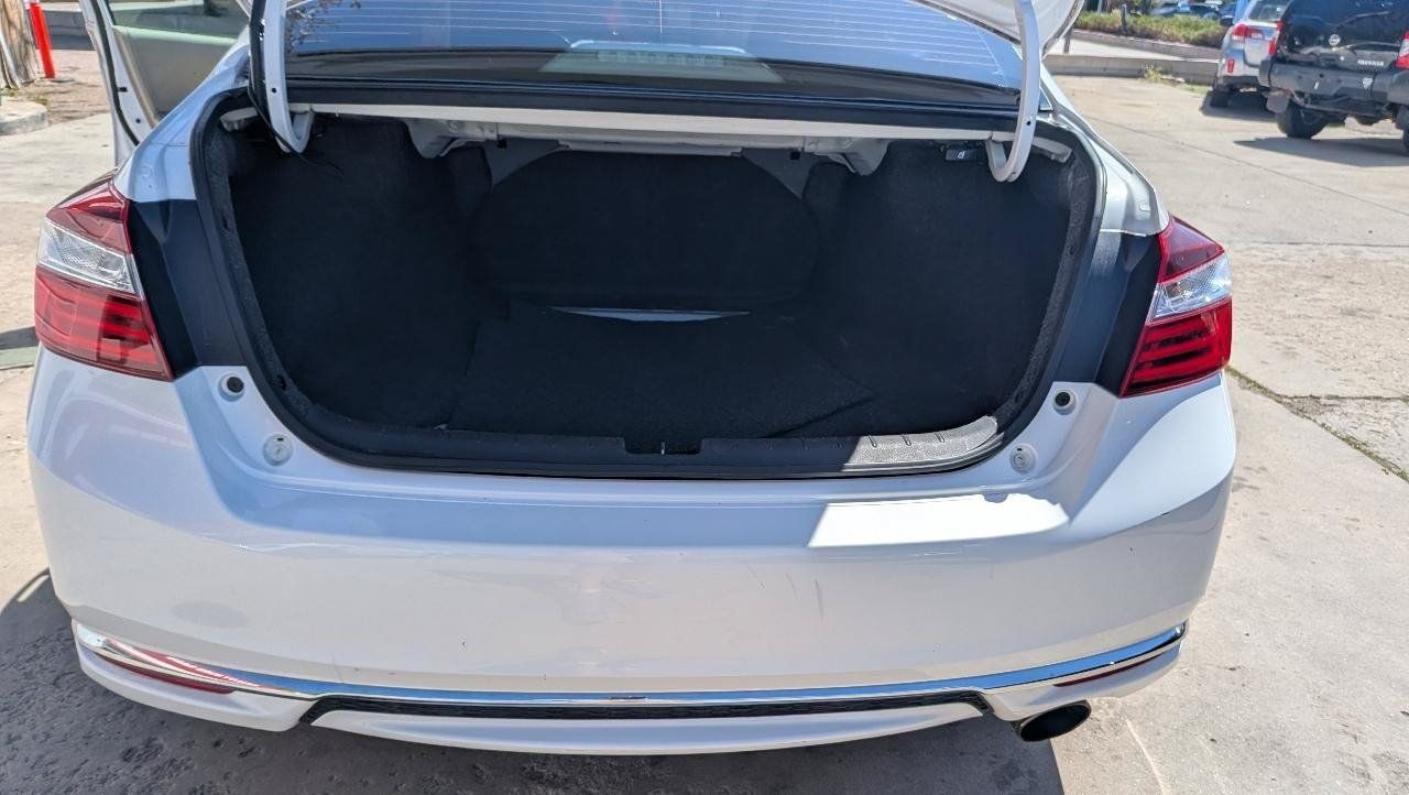 Used 2016 Honda Accord LX image 12