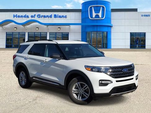 Used 2023 Ford Explorer XLT w/ Equipment Group 202A AWD/4WD image 1