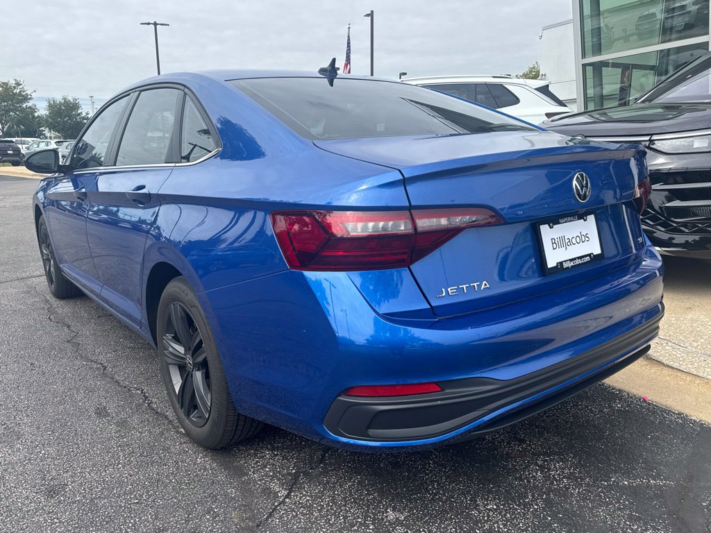Used 2023 Volkswagen Jetta SE FWD image 5