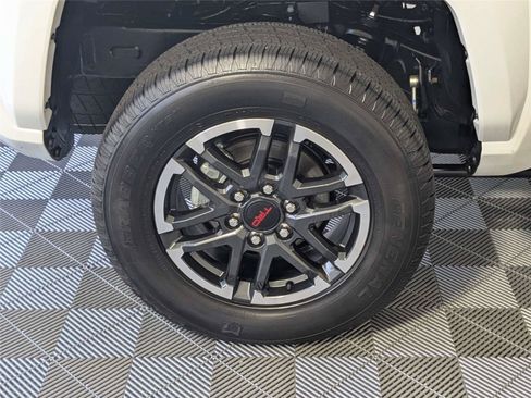 Certified 2025 Toyota Tacoma TRD Sport AWD/4WD image 9