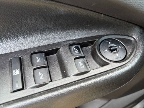 Used 2017 Ford Escape SE AWD/4WD image 12