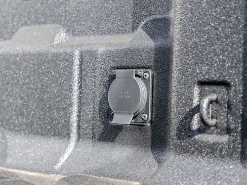 New 2026 GMC Canyon Denali image 9