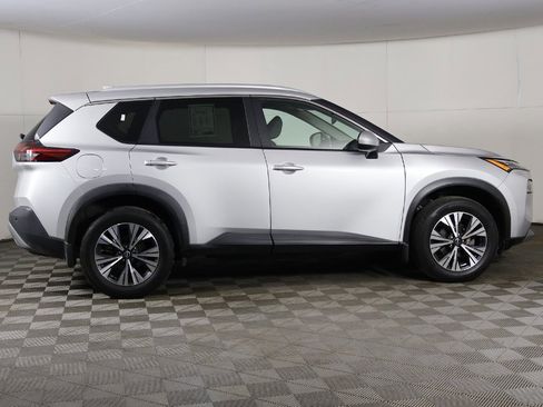Used 2023 Nissan Rogue SV w/ SV Premium B Package image 18